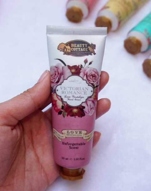 Beauty cottage victorian romance love nostalgia Hand cream